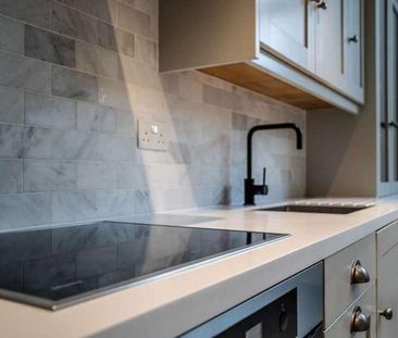 Down Road, Merrow, GU1 - Photo 4