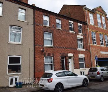 1 bedroom in a house share to rent - Photo 1