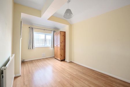 2 bedroom maisonette to rent - Photo 2