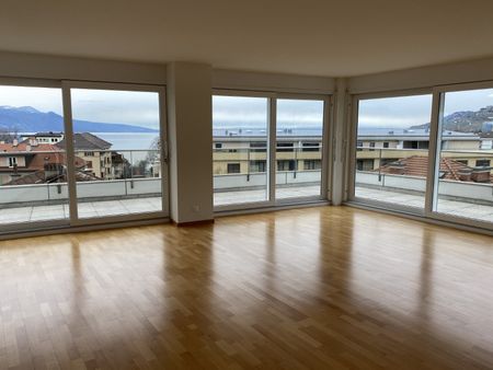 Magnifique appartement très lumineux de 4,5 p. au dernier étage, superbe vue sur le lac et le Lavaux. - Photo 3