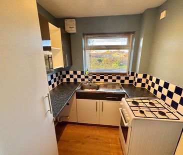 Woodrush Close, Taunton - Photo 3