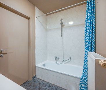 Tweeslaapkamerappartement nabij centrum Oostrozebeke - Foto 2