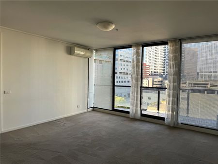 606/28 Bank Street - Photo 2