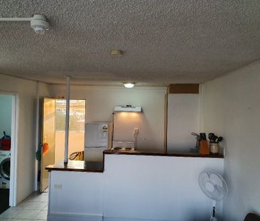 Southport Broadwater renovated unit with uninterrupted water views! - Photo 6