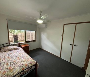 Cranbourne - Photo 3