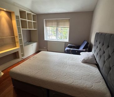 1 Bed Detached House, London, W3 - Photo 2