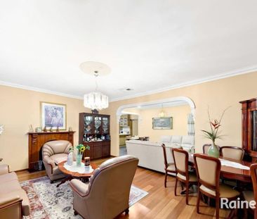 Perfect home, perfect location - Photo 3