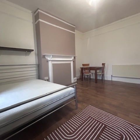 Room in a Shared House, Northfield Road, N16 - Photo 1