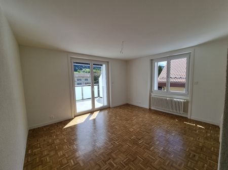 Joli appartement de 3 pièces entièrement renové avec grand balcon - Photo 2