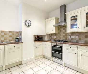 3 bedroom flat to rent - Photo 1