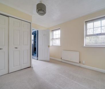 4 bedroom detached house to rent - Photo 4