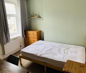 2 bedroom private hall to rent - Photo 3