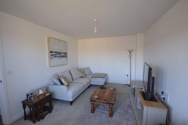 4 bedroom detached house to rent - Photo 1