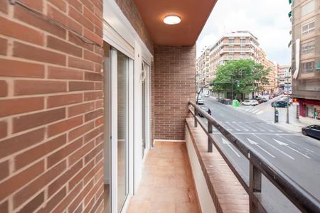 Carrer de Linares, Valencia, Valencian Community 46018 - Photo 2