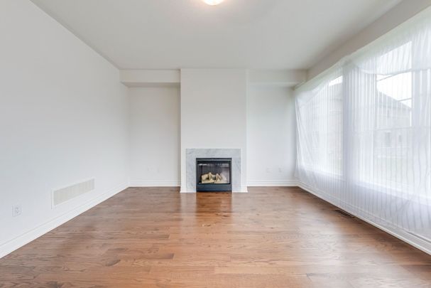 For Lease - 78 Tesla Crescent, East Gwillimbury, Ontario - Photo 1