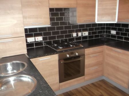 2 bed Semi-Detached - To Let - Photo 2