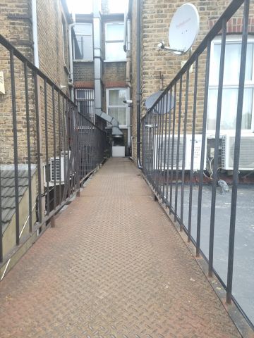 Room in a Shared Flat, High Road Leytonstone, E15 - Photo 5