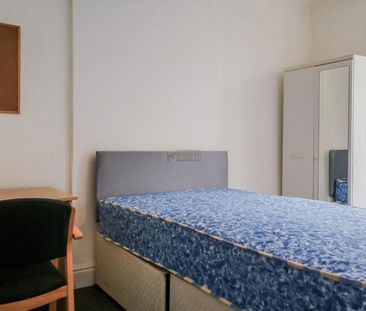 4 bedroom terraced house to rent - Photo 3