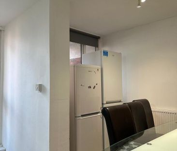 4 bedroom flat share to rent - Photo 1