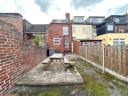 4 bedroom house share to rent - Photo 5
