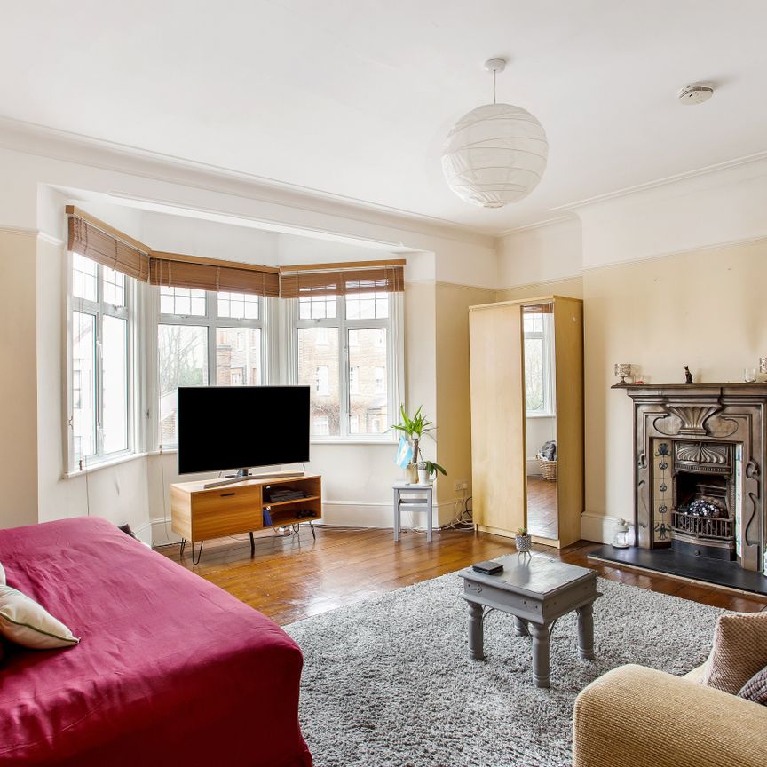 London Road, Twickenham, TW1 flat to rent - Photo 1