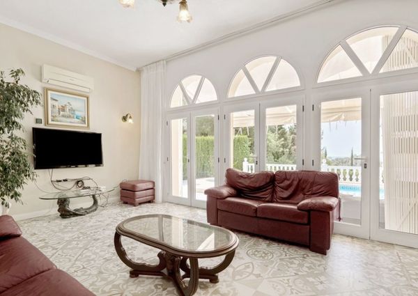 Villa for rent in Cumbre del Sol with 5 bedrooms