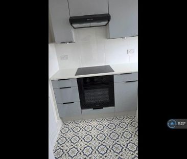3 bedroom end of terrace house to rent - Photo 6