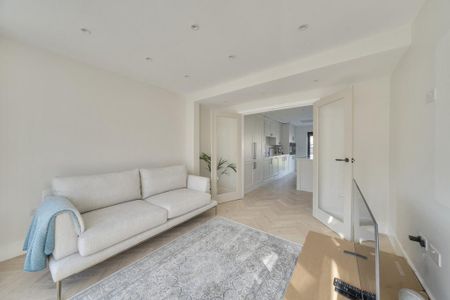 4 bedroom semi-detached house to rent - Photo 2