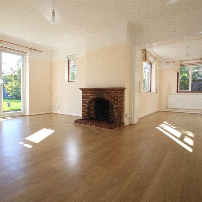 3 bedroom bungalow to rent - Photo 1