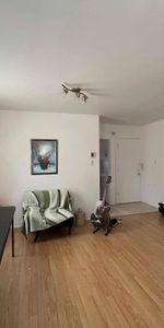 3 1/2 très ensoleillé Vieux Longueuil 1275$/mois à partir du 1 septembre - Photo 3