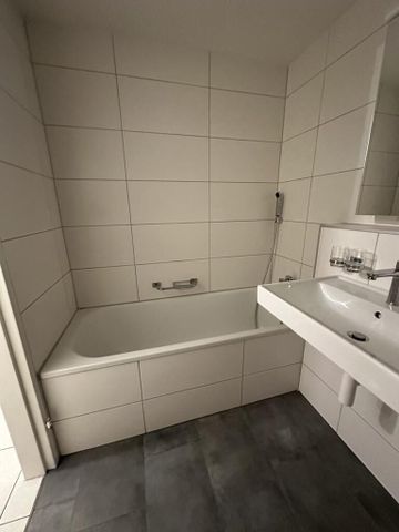 Luminous 2.5-room apartment with roof terrace in Arlesheim - Foto 4