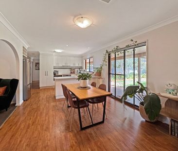 Stylish living in a prime location - Photo 3