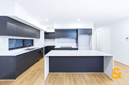 Spacious & Modern Family Living in Sunbury - Photo 5