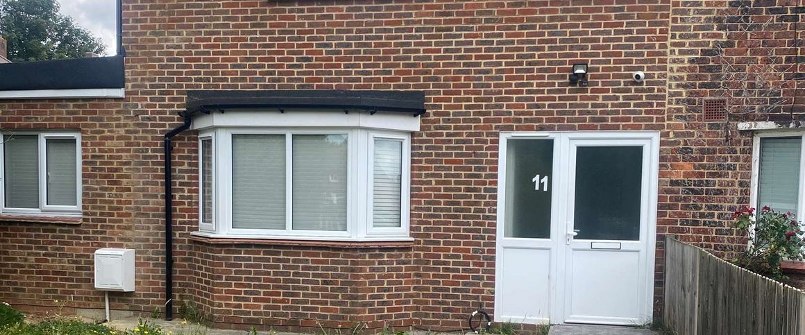 Bell Gardens Room 3 - Photo 1