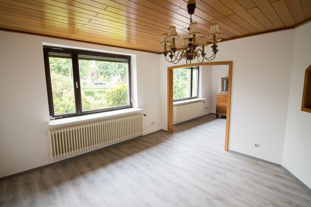 Familienhaus, 5 ZKB, ca. 200m2 WF/NF, EBK, Wintergarten, Garten, Carport, uvm. - Foto 1