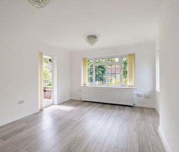 3 bedroom maisonette to rent - Photo 2
