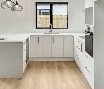 Modern Family Living in Pinewood Grange – 4 Bedrm - Photo 1