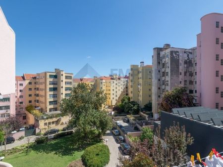 4 room luxury Flat for rent in Lisbon, Portugal - Photo 4