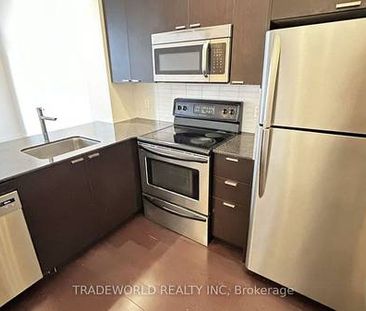 Yonge/Sheppard Ave East Luxurious 1Bdrm 11Ft Ceilings Near Subway - Photo 4