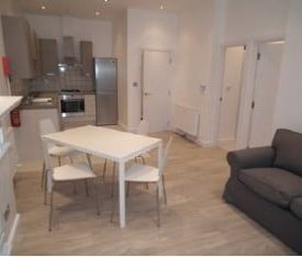 3 Bed Flat, Staverton Road, NW2 - Photo 2