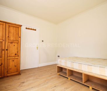 Price £2,950 pcm - Available Now - Unfurnished - Photo 2