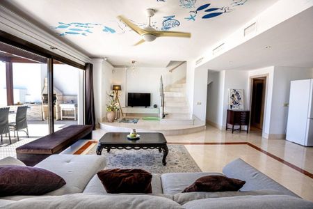 5 room luxury penthouse for rent in Mijas, Spain - Photo 2