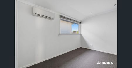 Stylish Renovated Four Bedroom Home in Prime Greenslopes Location - Photo 2