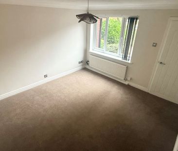 Beamont Drive, Preston - Photo 3