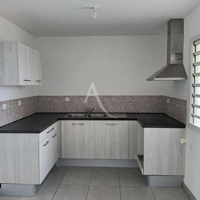 Location Appartement 48.03m² 2 pièces Fort de france - Photo 1