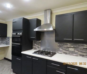 3 bedroom terraced house to rent - Photo 4