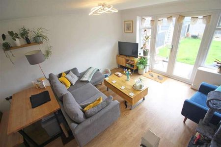 Croft Close, Prestwich, M25 - Photo 4