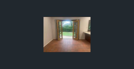 Spacious Property - Photo 4