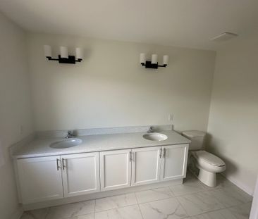 For Lease - 235 Lormont Boulevard Unit# Lot #3, Hamilton, Ontario - Photo 5