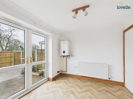 2 bedroom Terraced House To Let - Photo 5